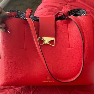 red tote
